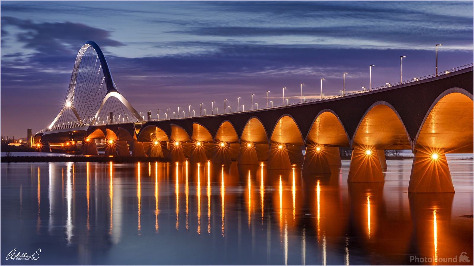 Image of Oversteek Bridge by Adelheid Smitt