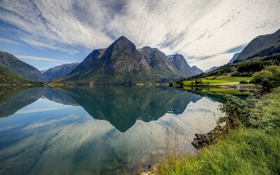 Norway instagram spots - View over Oppstrynsvatnet