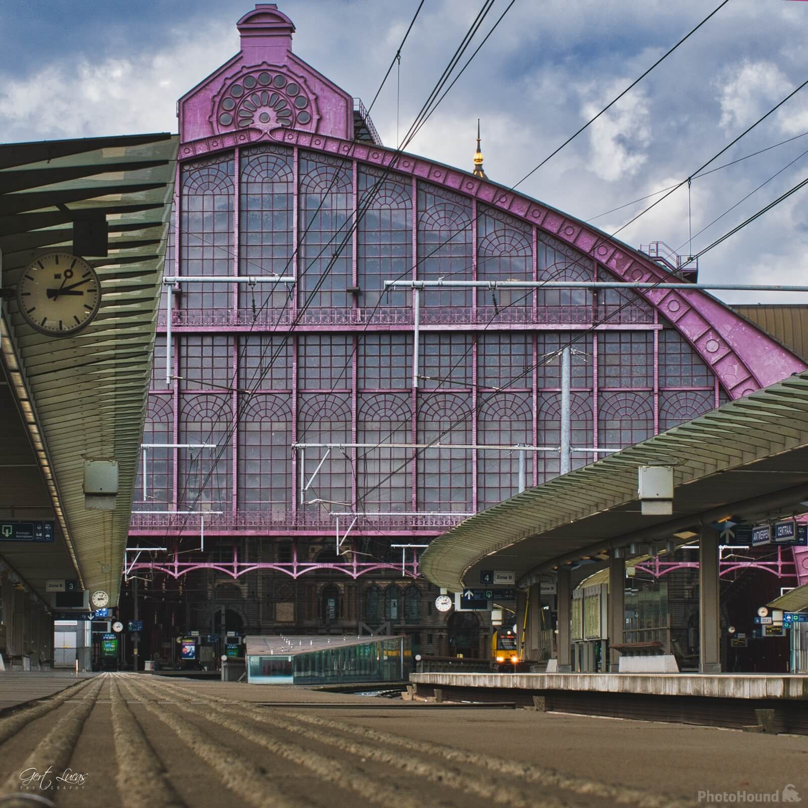 Image of Antwerpen Centraal Train Station - Platforms by Gert Lucas
