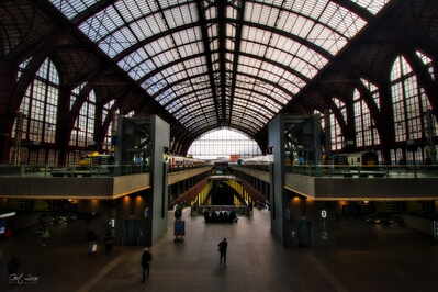 photos of Belgium - Antwerpen Centraal Train Station - Platforms
