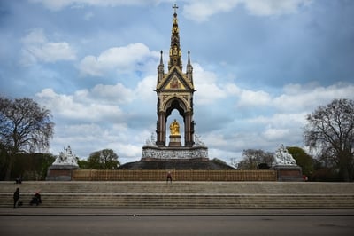 pictures of London - The Albert Memorial, Kensington Gardens