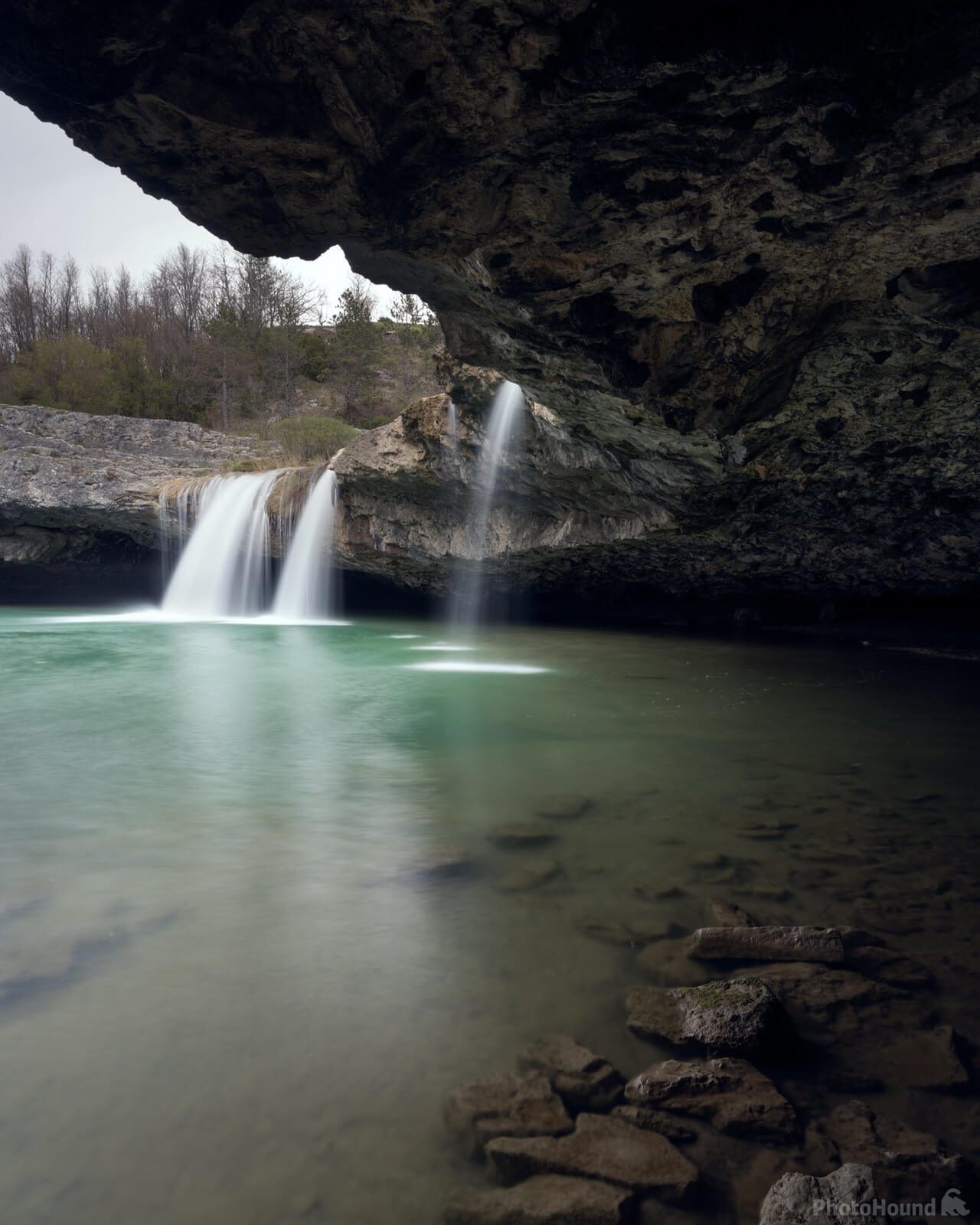 Image of Zarečki Krov Waterfall by Luka Esenko