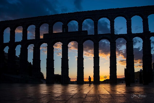 Acueducto de Segovia at dawn