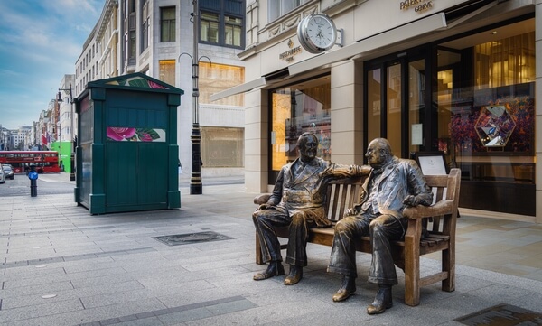 The Churchill and Roosevelt Allies Sculpture - Bond street view