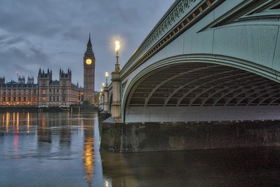 photos of London - Big Ben from Westminster Bridge Passageway