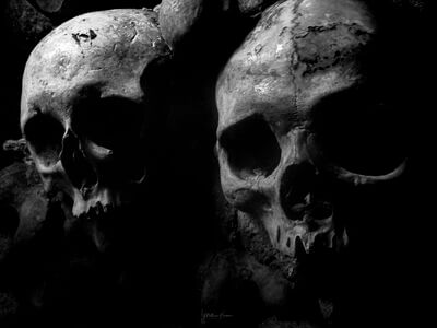 images of France - Paris Catacombs