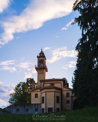 instagram spots in Italy - Santuario di Oltrona San Mamette