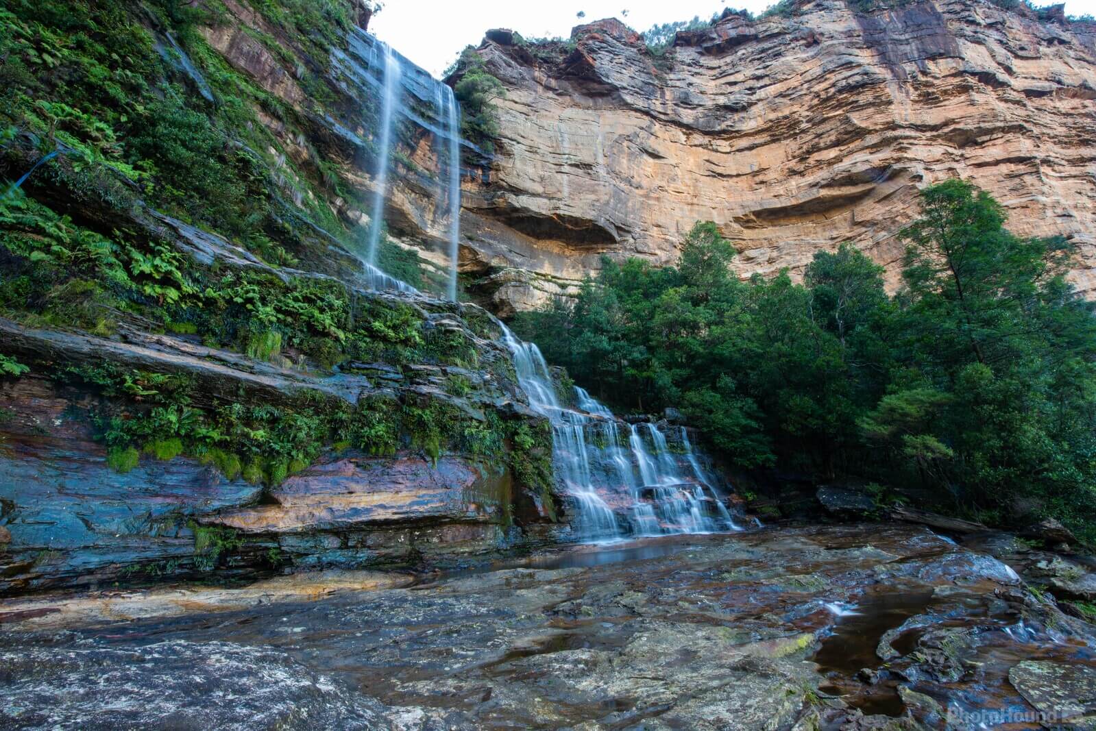 Image of Mid Katoomba Falls by Wayne & Lyn Liebelt