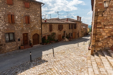 pictures of Tuscany - Montefollonico Town