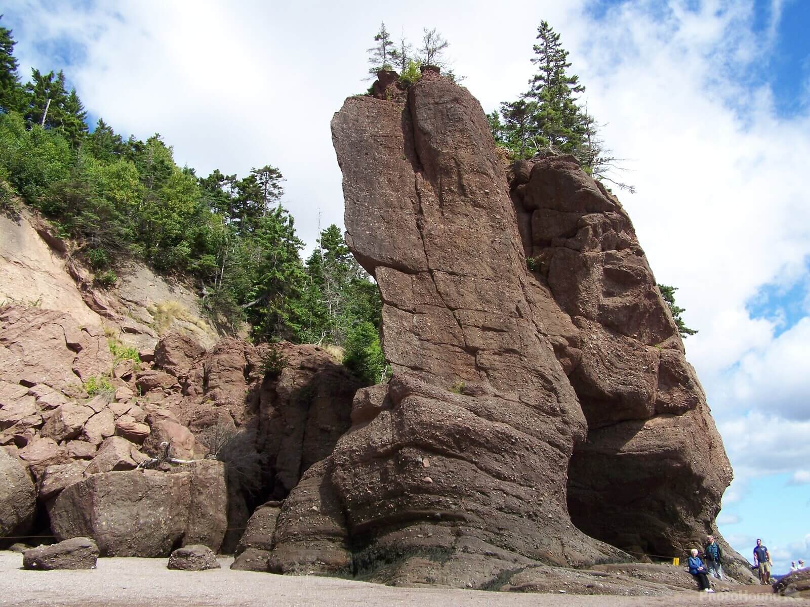 Image of Hopewell Rocks by Paul Thistle