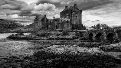 There are various features around the castle that work well as foreground elements. This was taken in daytime so B&W seemed the best option for the edit.