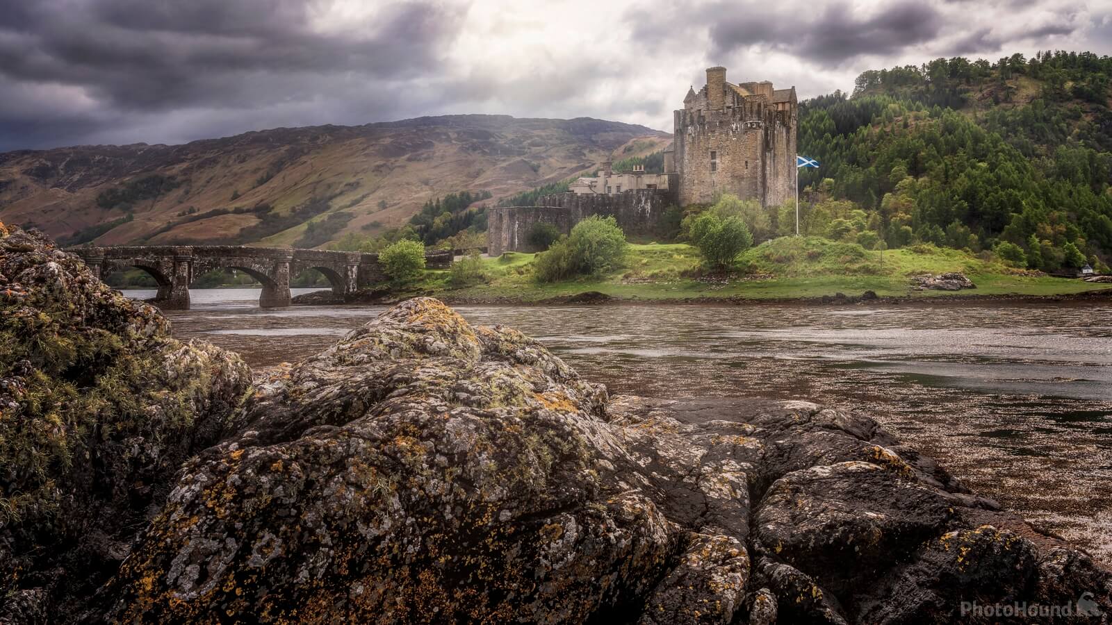 Image of Eilean Donan Castle by Doug Stratton