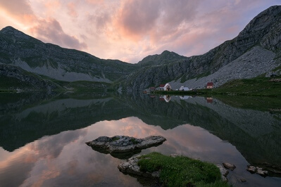 Montenegro photography spots - Kapetanovo Jezero (Captain's Lake)