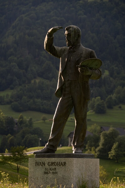 Spodnja Sorica - Ivan Grohar statue