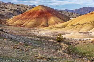 Picture of Painted Hills Overlook Trail - Painted Hills Overlook Trail