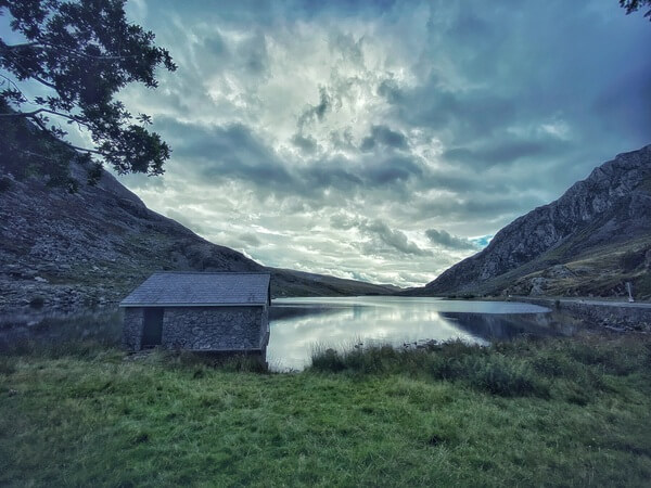 An iPhone snap of the boathouse at Lyn Ogden, retouched in Snapseed
