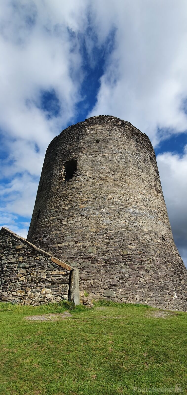 Image of Dolbadarn Castle by Leanne Lewis