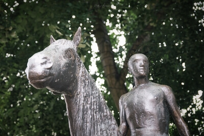 Winchester photography spots - Horse and Rider Sculpture