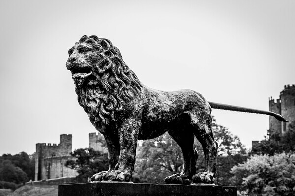 Alnwick Lions guarding the bridge