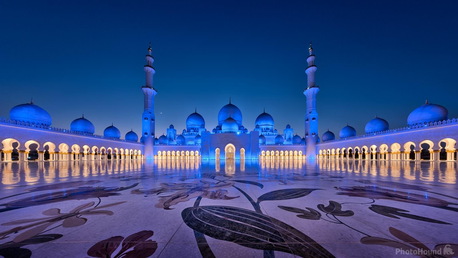 Image of Sheikh Zayed Grand Mosque Center | 1023388