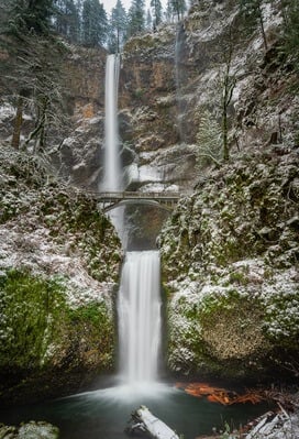 Oregon photography spots - Multnomah Falls