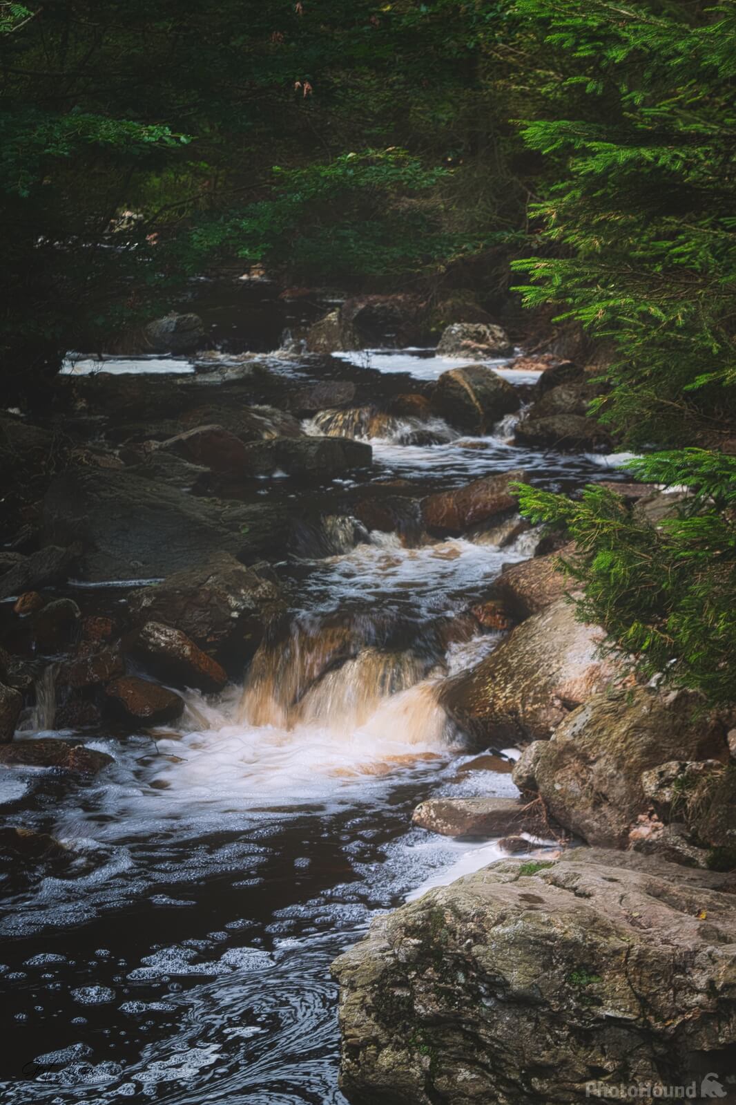 Image of Bayehon Waterfall by Gert Lucas
