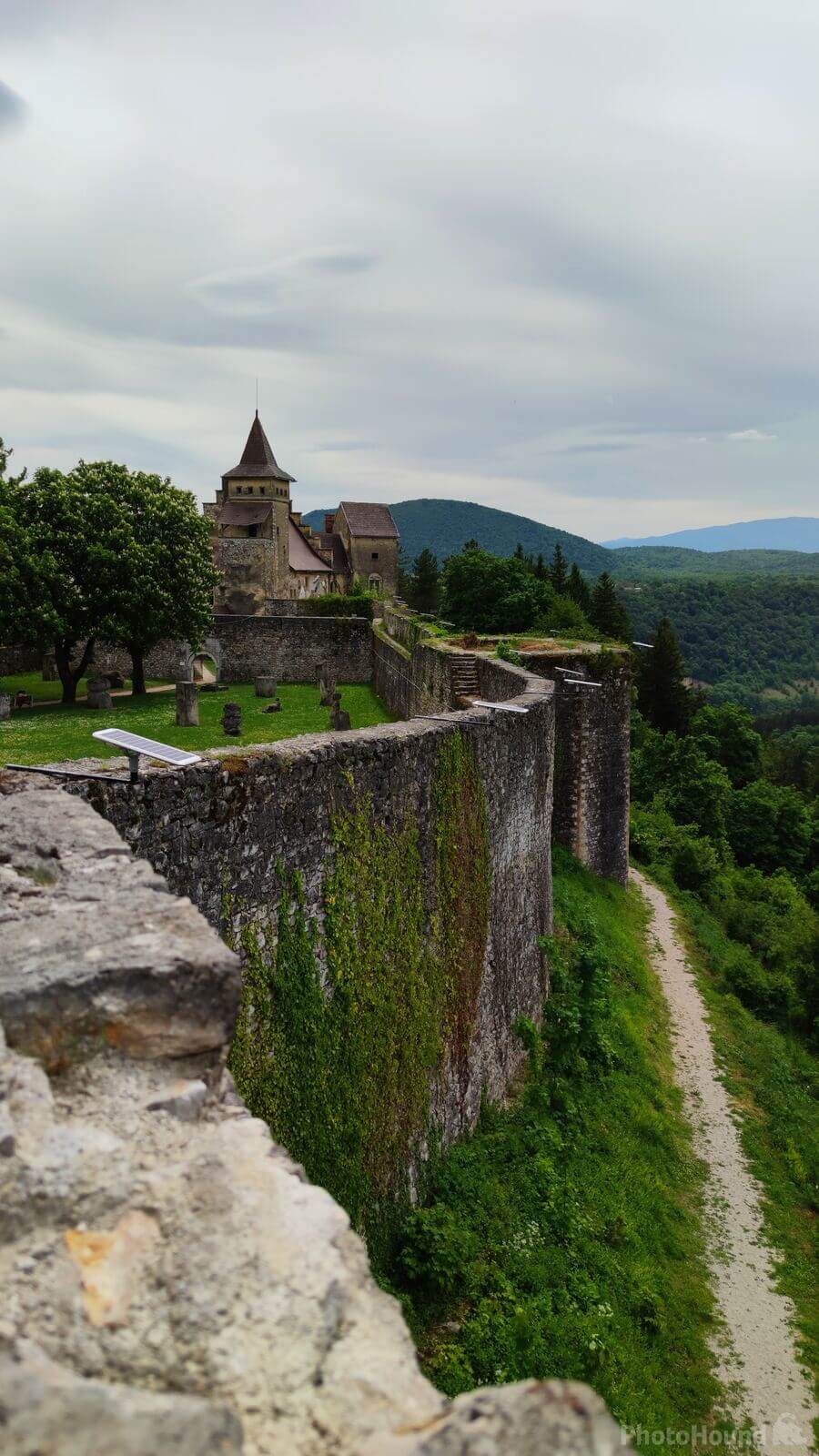 Image of Ostrožac Castle by Team PhotoHound