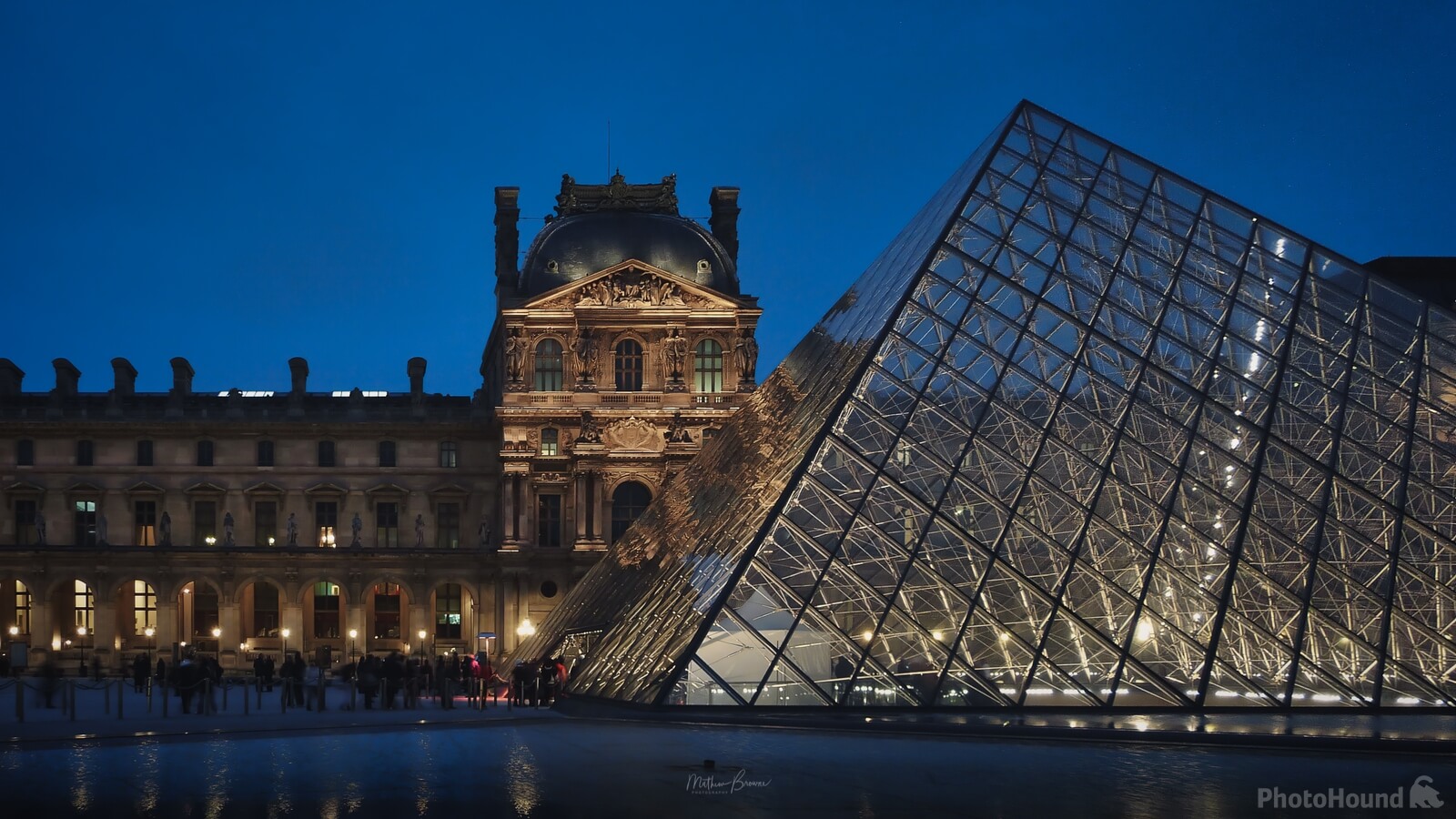 Image of Pyramide du Louvre (Louvre Exterior) by Mathew Browne