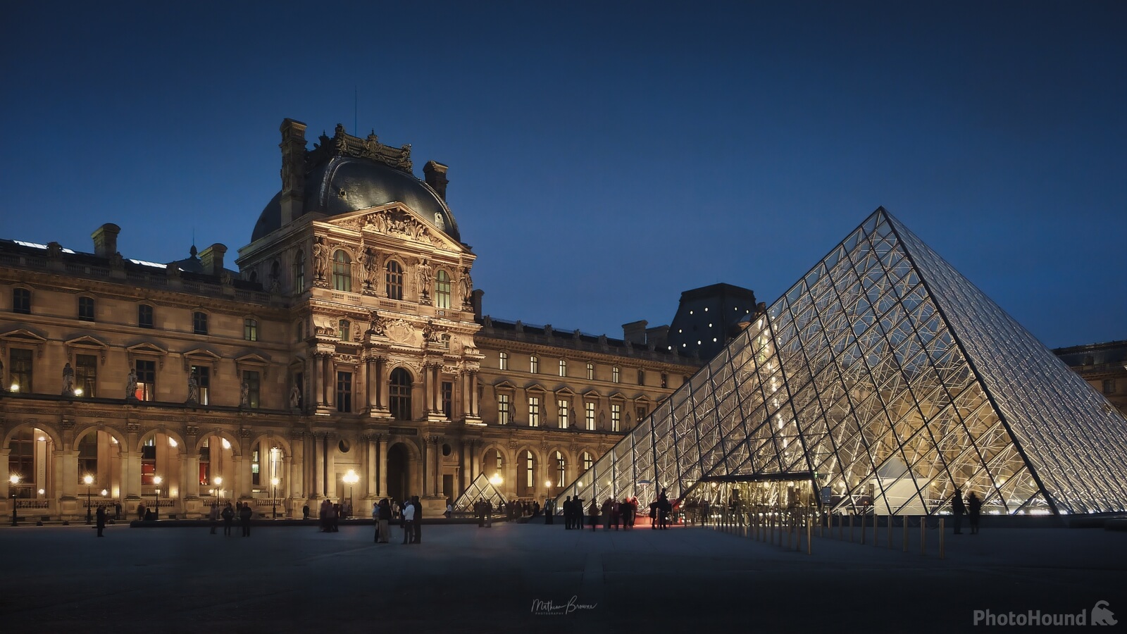 Image of Pyramide du Louvre (Louvre Exterior) by Mathew Browne
