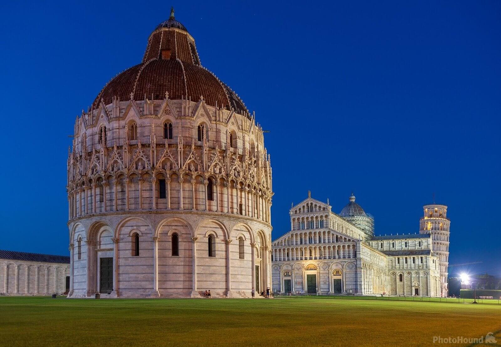 Image of Piazza del Duomo, Pisa by Team PhotoHound
