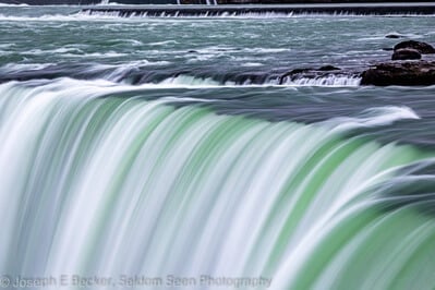 Canada pictures - Top of Horseshoe Falls