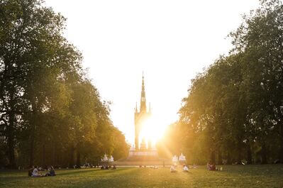 images of London - The Albert Memorial, Kensington Gardens