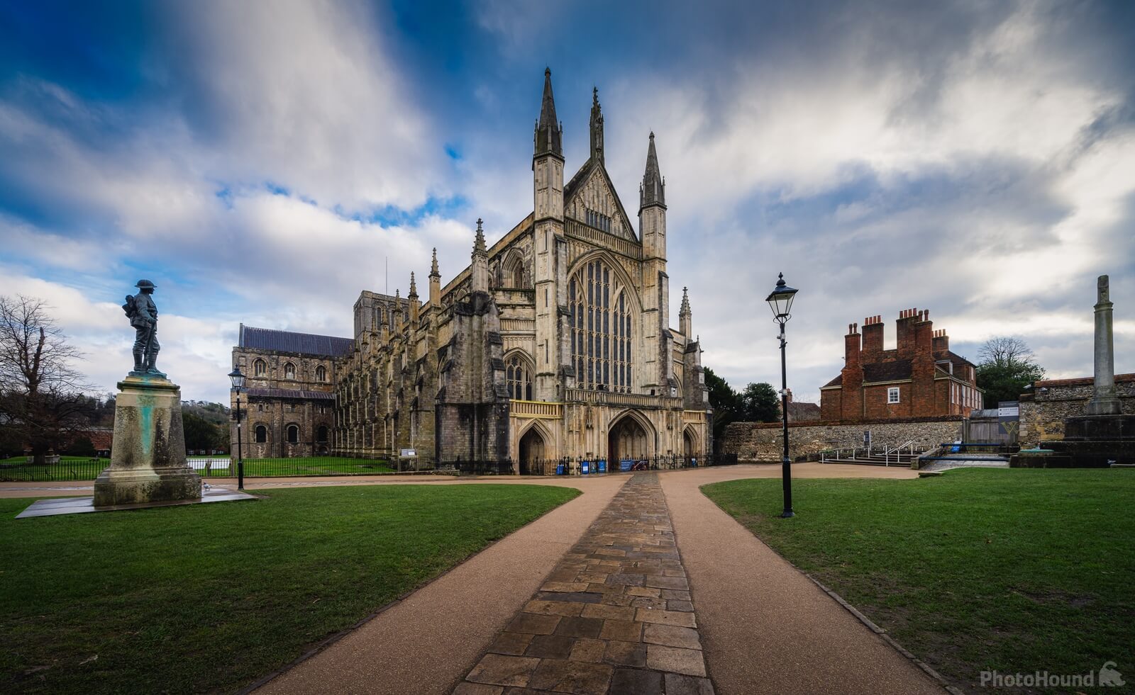 Image of Winchester Cathedral - Exterior by Jakub Bors