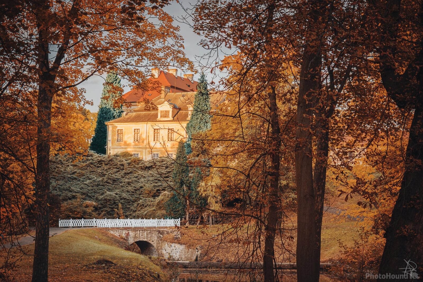 Image of Krásný Dvůr Castle by Richard CBAT