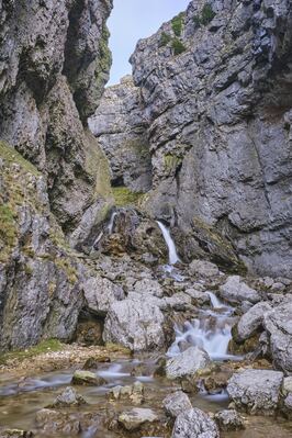 images of The Yorkshire Dales - Gordale Scar & Janet's Foss