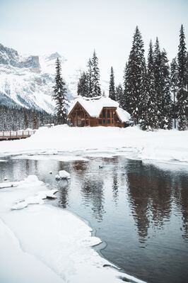 pictures of Canada - Emerald Lake Lodge View