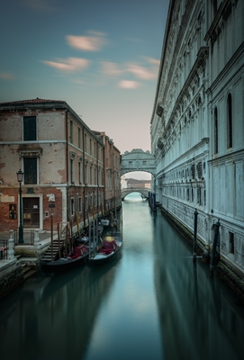 pictures of Venice - Ponte dei Sospiri from the north