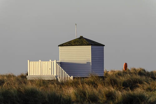 Lone beach hut Mudeford 