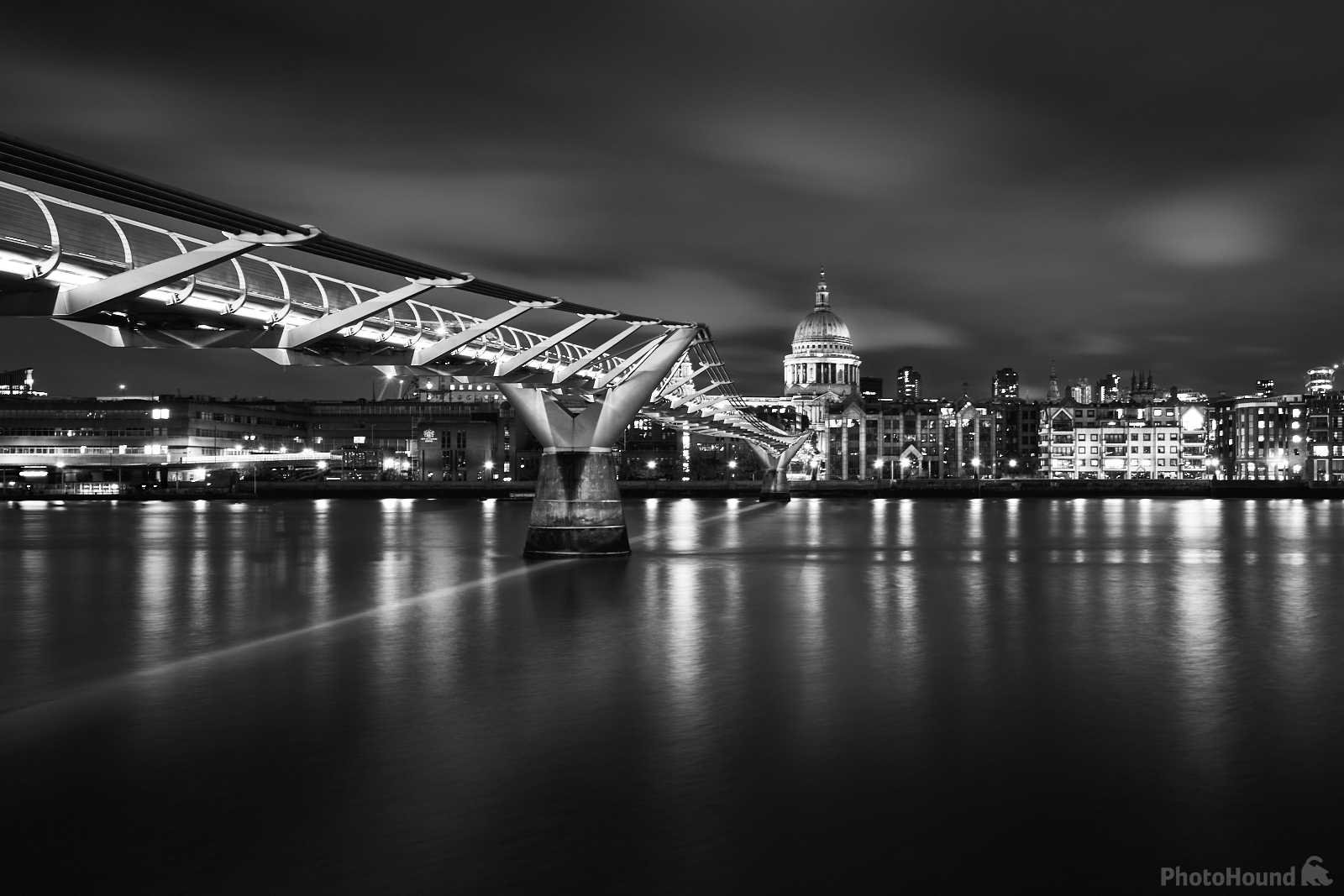 Image of St Paul\'s Cathedral from Millennium Bridge by Barry Cooper