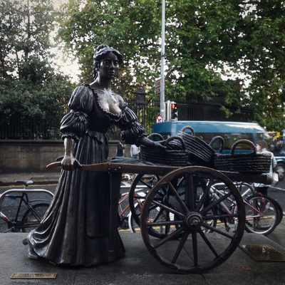 pictures of Ireland - Molly Malone Statue