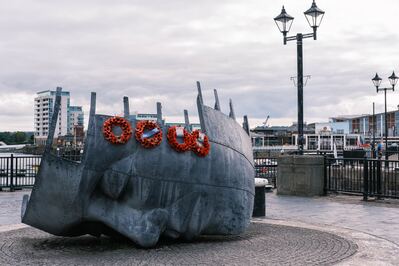 images of South Wales - Merchant Seafarers War Memorial