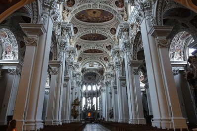Image of Dom St. Stephan (St. Stephen's Cathedral) - Dom St. Stephan (St. Stephen's Cathedral)