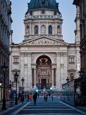 photos of Budapest - St. Stephen's Basilica - exterior