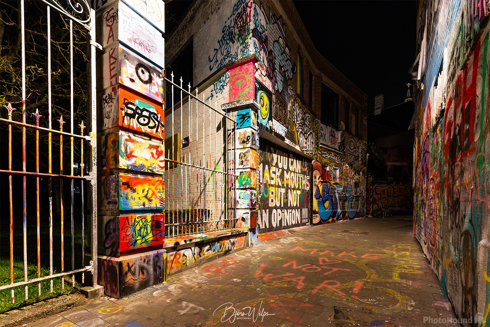 Image of Werregarenstraatje Graffiti Alley by Bjoern Wilps