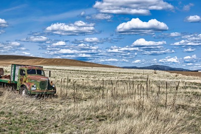 photo locations in Lincoln County - Old REO truck Creston