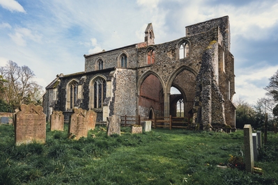 photography spots in Norfolk - Church of St. Andrew at Little Cressingham