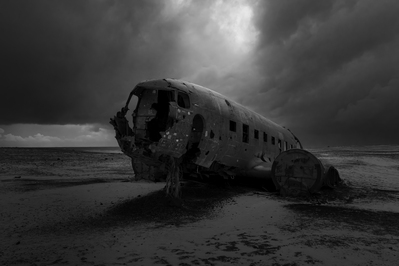 images of Iceland - Sólheimasandur plane Wreck.