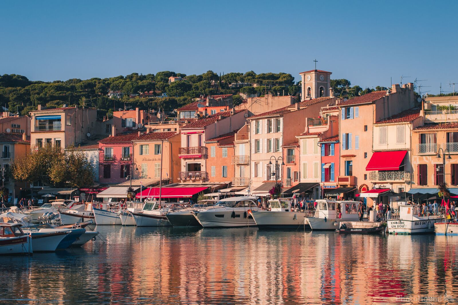 Image of Port of Cassis by Team PhotoHound
