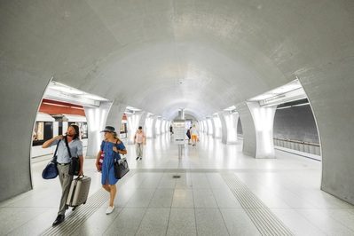 images of Budapest - Rákóczi Tér Metro Station