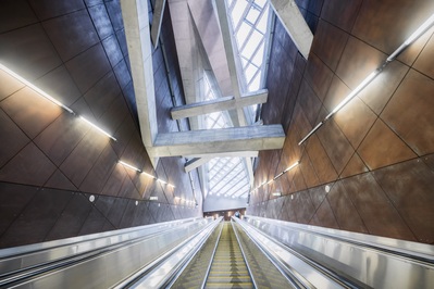 pictures of Budapest - Fővám Tér Metro Station